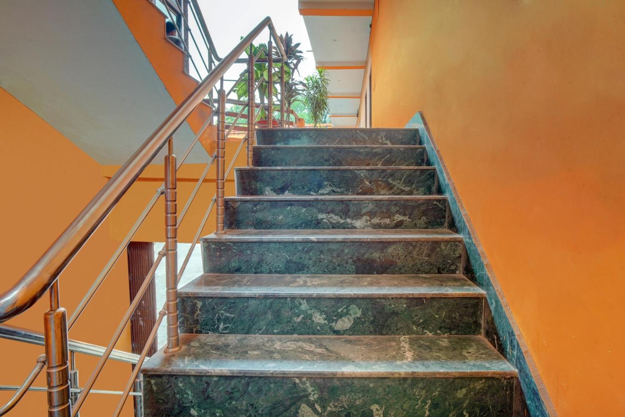Oyo Flagship 81389 Hotel Siddhi Vinayak Motihari Esterno foto