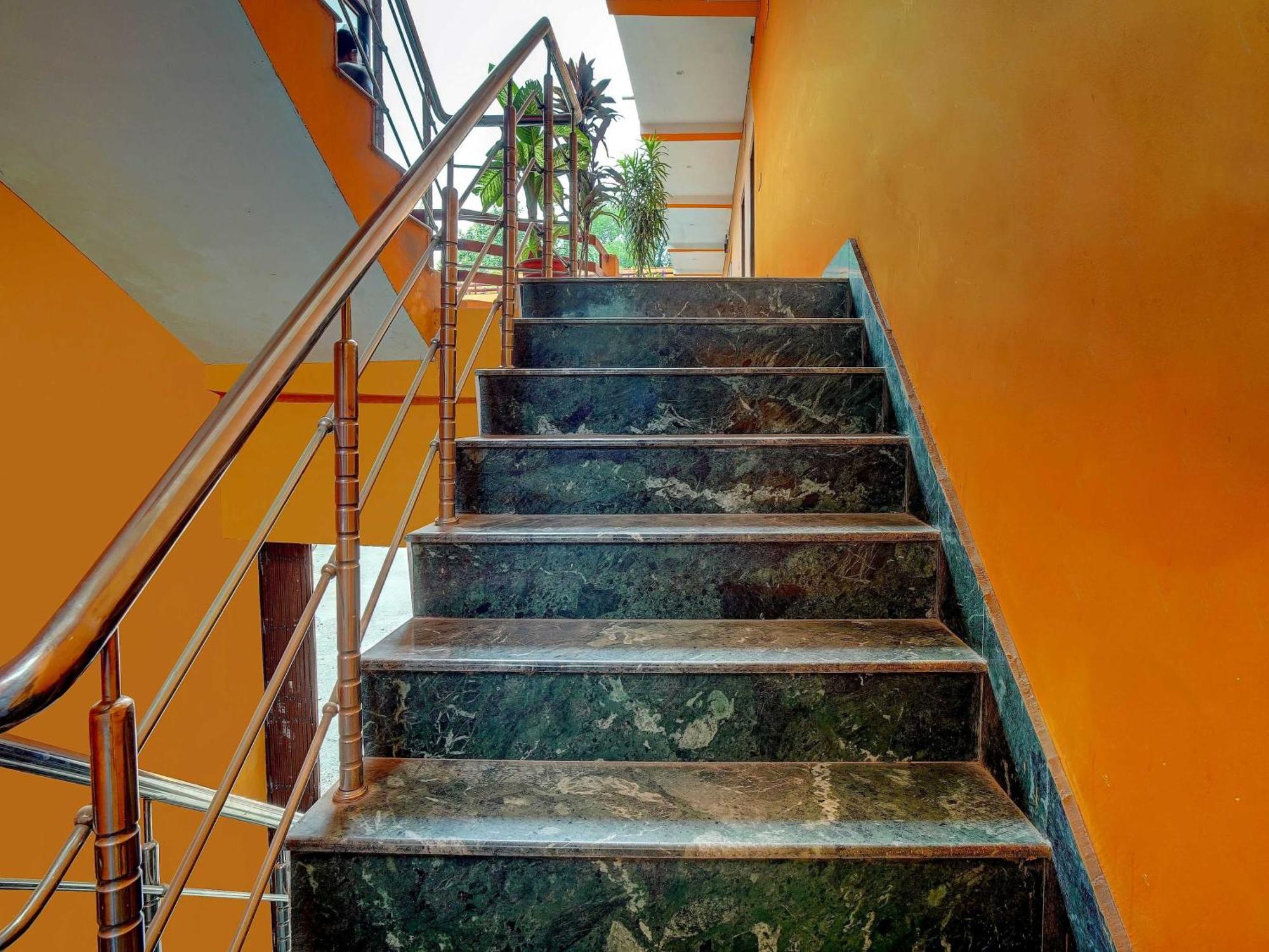 Oyo Flagship 81389 Hotel Siddhi Vinayak Motihari Esterno foto
